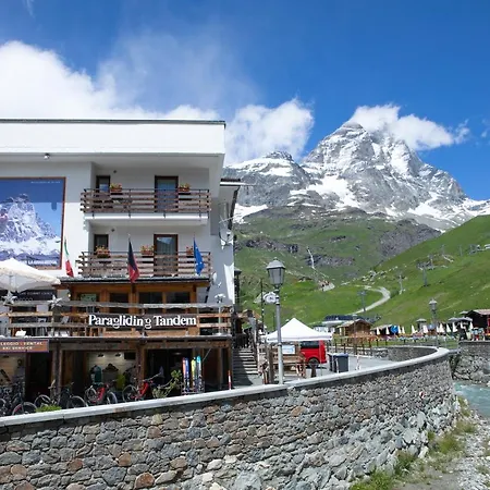 Meuble' Joli Hotel
