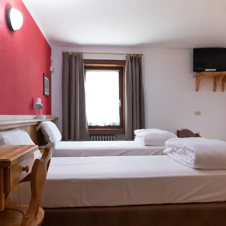 فندق Meuble' Joli 2*