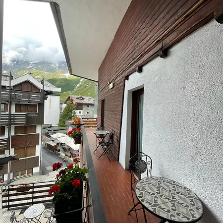 Meuble' Joli Hotel 2*
