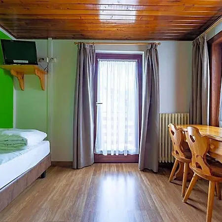 Hotel Meuble' Joli Breuil-Cervinia