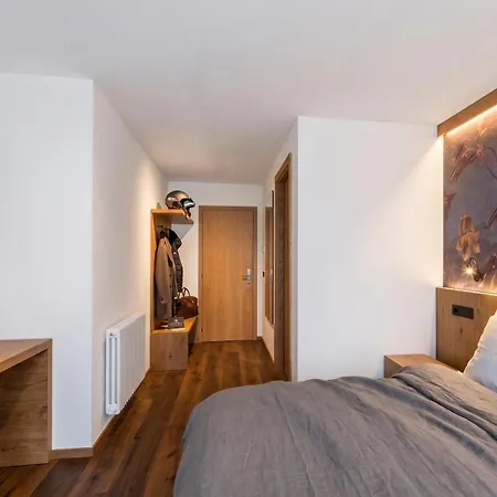 Meuble' Joli Hotel 2*