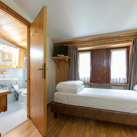 Hotel Meuble' Joli Breuil-Cervinia